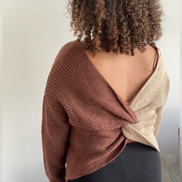 Color block back twist sweater - Picture 1 of 2
